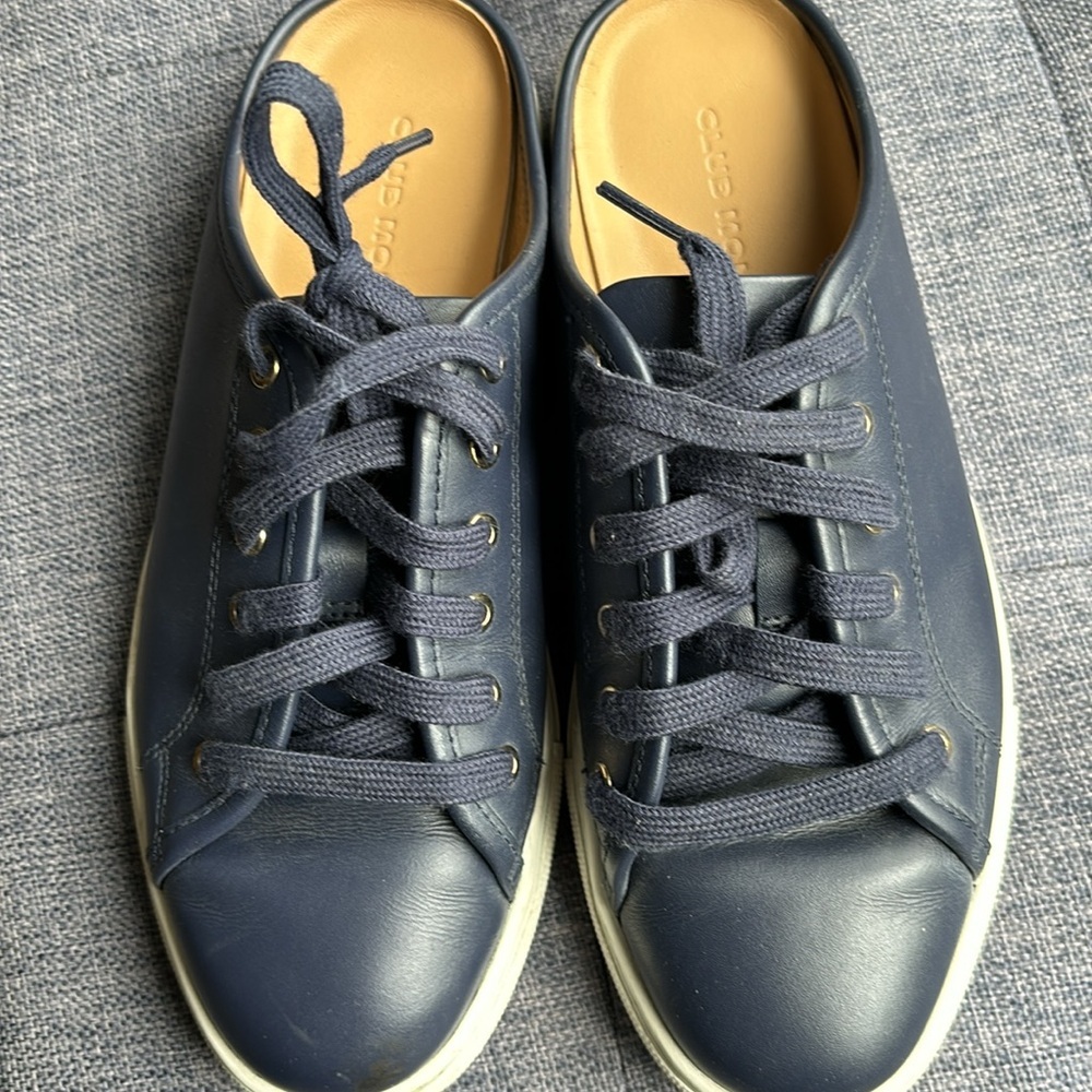 Club Monaco navy blue sneaker slides in 6
